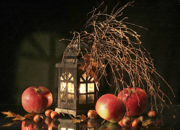 Still Life with Apples and a lantern — Stock Photo, Image