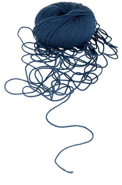 Мяч с размотанной веревкой — стоковое фото