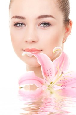 sevimli kadın çiçek