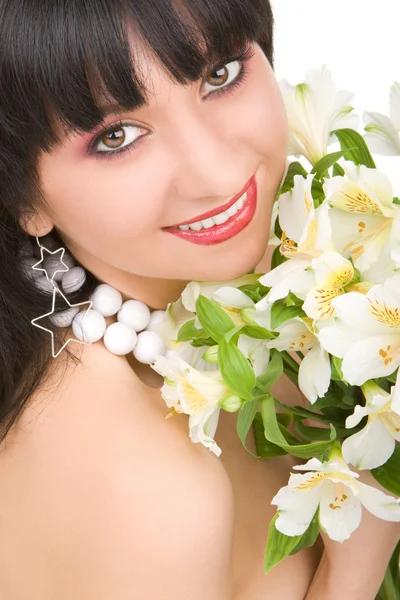 Πορτρέτο του όμορφη γυναίκα με λουλούδια — Φωτογραφία Αρχείου