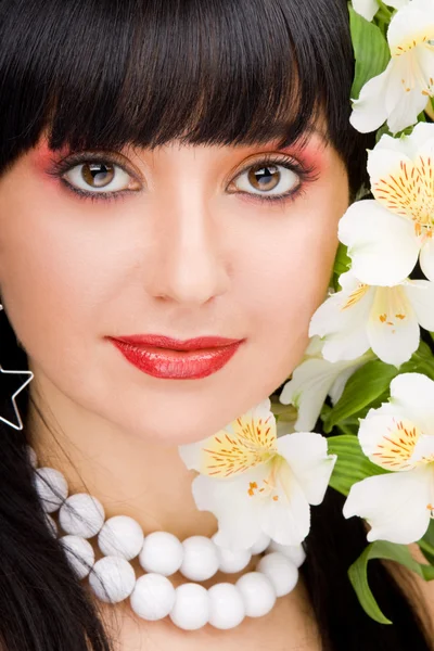花ときれいな女性の肖像画 — ストック写真