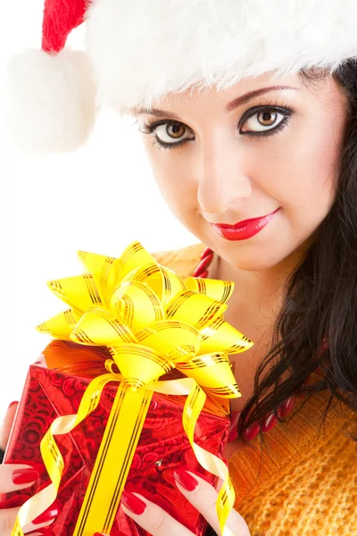 Leuke santa vrouw met kerst gift — Stockfoto
