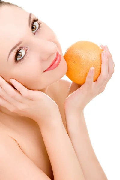 Vacker kvinna med apelsin — Stockfoto
