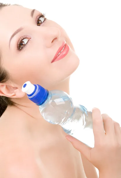 Bir şişe temiz suyla güzel bir kadın. — Stok fotoğraf