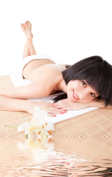 Carino donna rilassante in spa — Foto Stock
