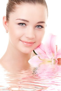 sevimli kadın çiçek