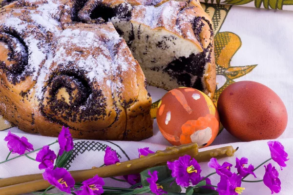 stock image Easter cake, flowers and candles