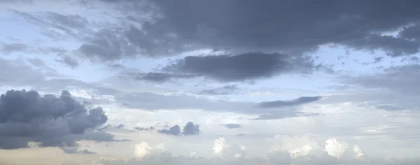 Eftermiddagen himmel — Stockfoto