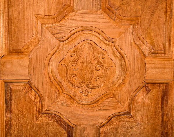 La talla de madera de patrón de puerta estilo tailandés — Foto de Stock