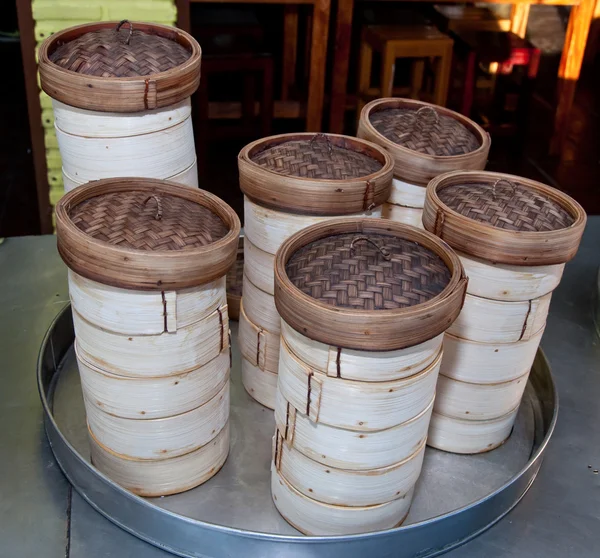La cesta de bambú de dim sum —  Fotos de Stock