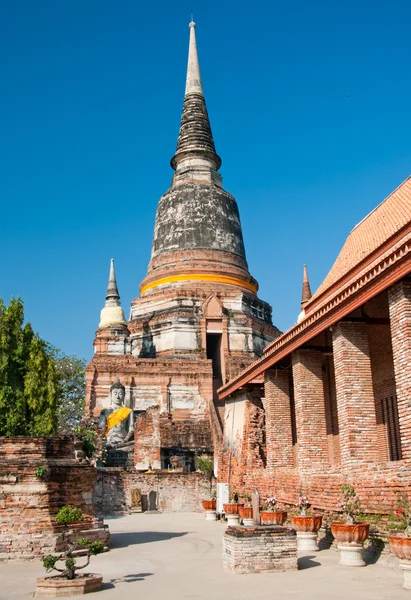 Il Grande stupa di wat yaichaimongkon nella provincia di ayuttaya, Thailandese — Foto Stock