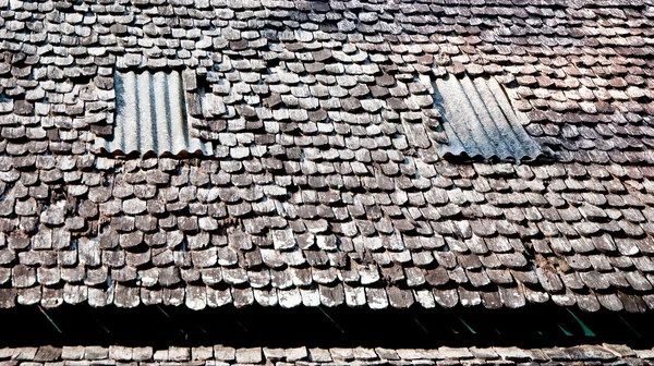 Les tuiles d'écorce de toit — Photo