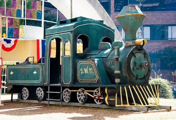 El viejo modelo tailandés de locomotora de vapor hecho de papel — Foto de Stock
