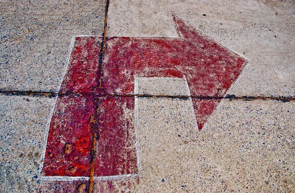 A jel vissza közvetlenül a padlón road — Stock Fotó