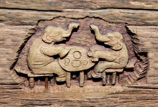 Резьба по дереву пищевого слона — стоковое фото