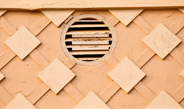 Винтажный деревянный вентилятор — стоковое фото