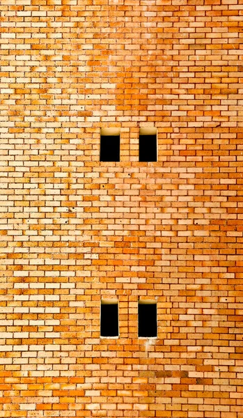 Le vieux mur de briques du vieux bâtiment — Photo