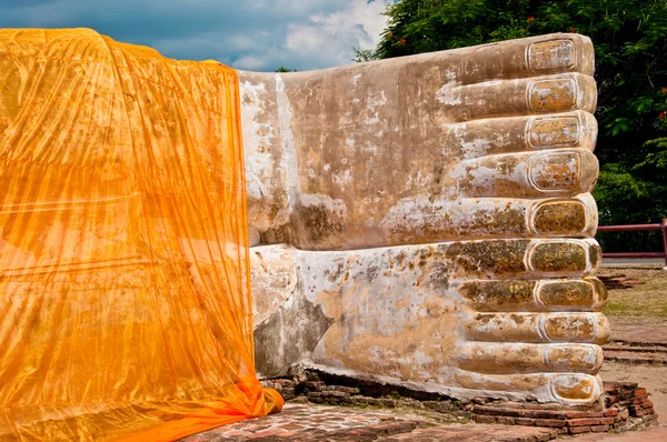 Der fuß des liegenden buddha status in der provinz ayuttaya, thailan — Stockfoto