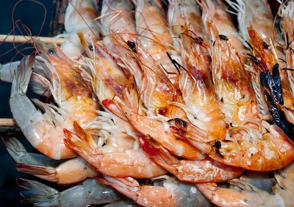 The Grilled shrimp on charcoal oven — Stock Photo, Image