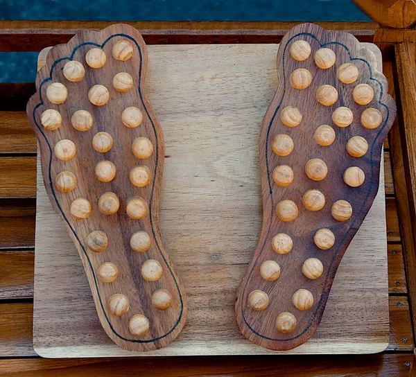 De houten massage voor de voeten — Stockfoto