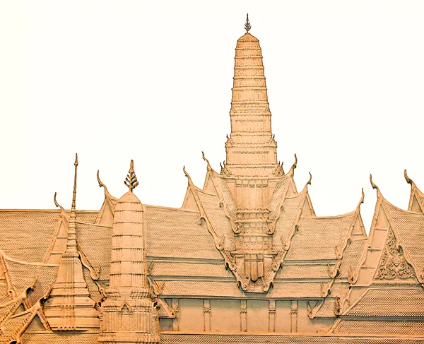 Kum taşı tapınağın üzerinde beyaz backgro izole oyma Rölyef — Stok fotoğraf
