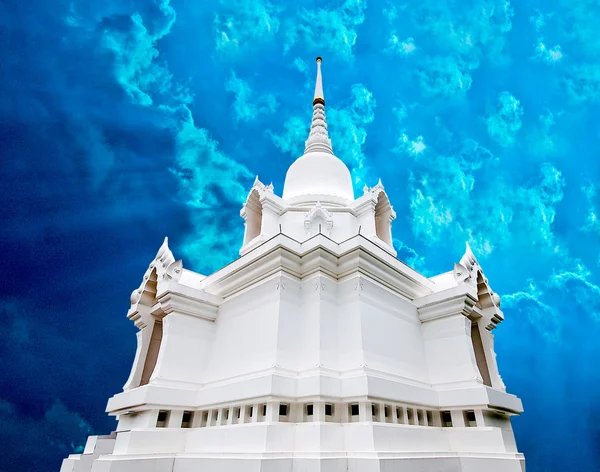 La pagoda blanca en koh-kor, provincia de petaboon, Tailandia —  Fotos de Stock
