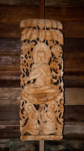 仏ステータスの彫刻木 — ストック写真