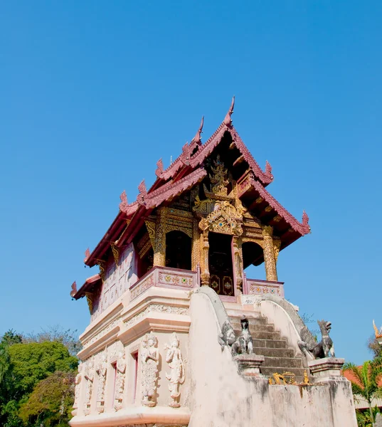 Wat chedi luang-tempelet i provinsen Chiangmai i Thailand – stockfoto