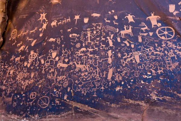Native american petroglify gazeta rock w utah — Zdjęcie stockowe