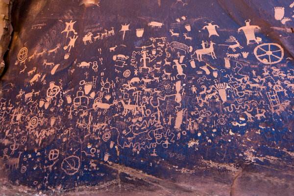 Native American Petroglyphs Newpaper Rock in Utah