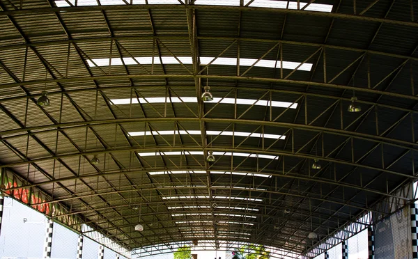 Крыше футбольного поля — стоковое фото