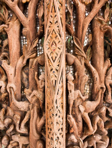 Imagens antigas esculpidas em madeira — Fotografia de Stock