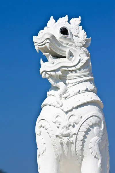 Traditional Thai style lion statue — Stock Photo, Image