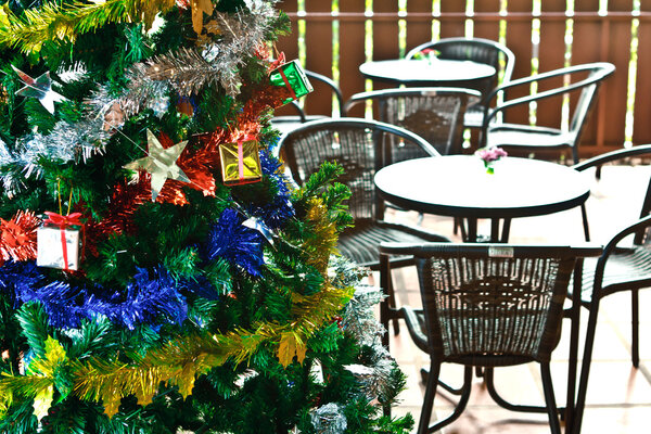 Рождественская елка на террасе
