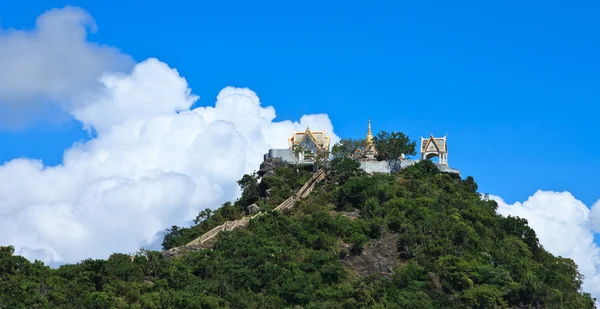 Temple on mountain and blue sky, Thailand — Stock Photo, Image