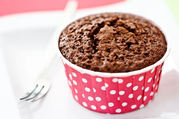 Brownie en taza roja —  Fotos de Stock
