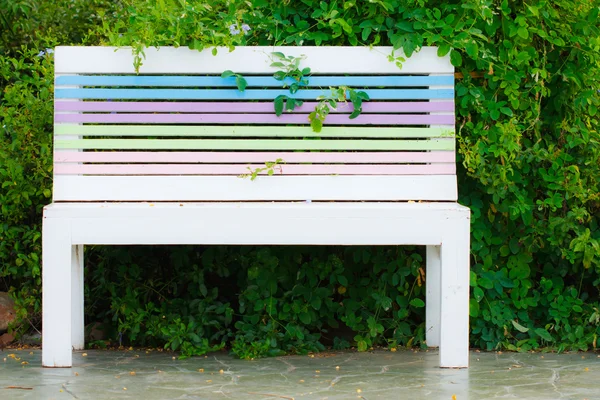 Colorful wood bench — Stock Photo, Image