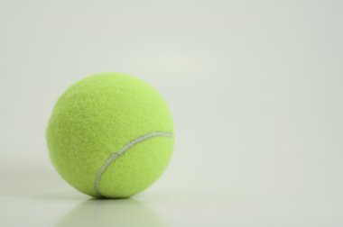 Tenis topu beyaz arkaplanda izole