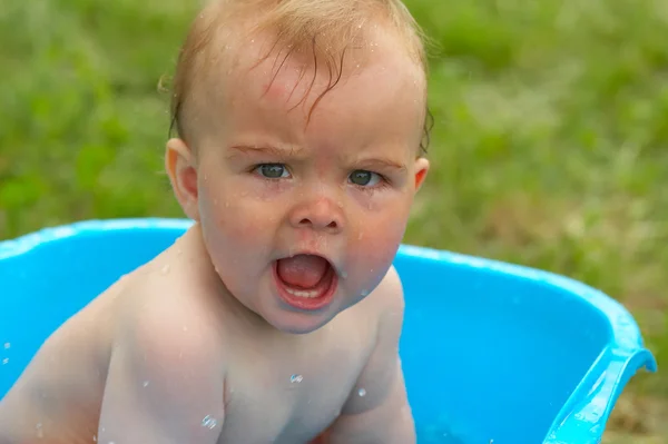 Bebé enojado Fotos De Stock Sin Royalties Gratis