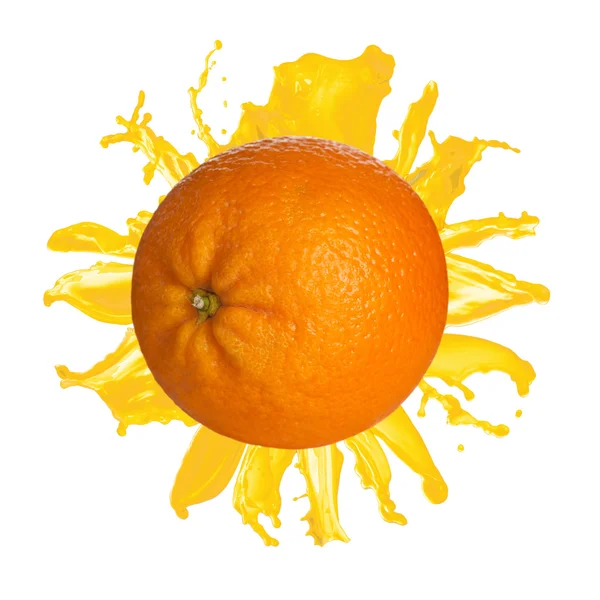 Orangenspritzer mit Saft isoliert auf weißem Hintergrund — Stockfoto
