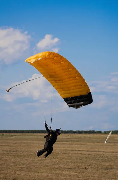 Desembarque de paraquedismo de alta velocidade — Fotografia de Stock