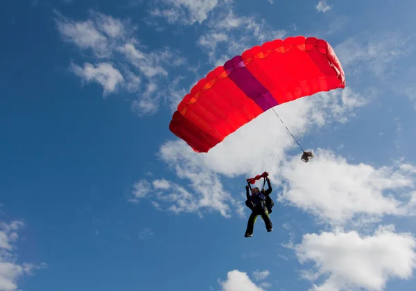 Aterragem em paraquedas em tandem — Fotografia de Stock