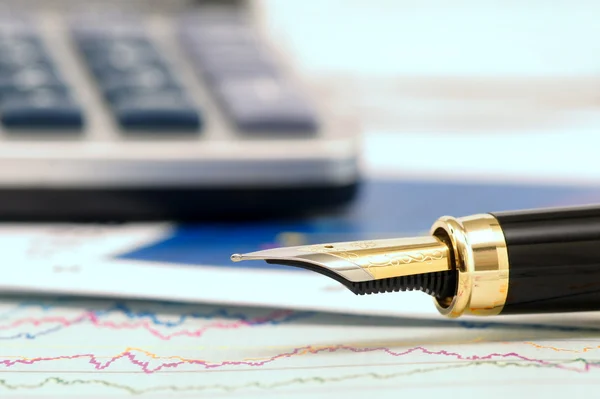 Golden pen — Stock Photo, Image