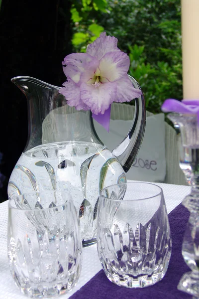 Decorazione della tavola con gladiolo. Al romantico rendezvous — Foto Stock