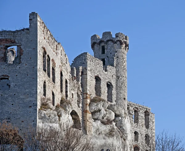 在 ogrodzieniec，波兰的城堡废墟 — 图库照片