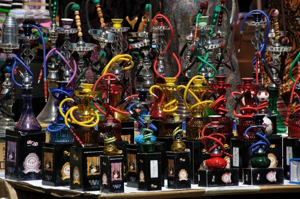 Traditionella marockanska vattenpipa på marknaden — Stockfoto