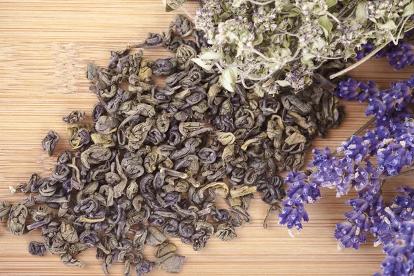 Green tea with lavender — Stock Photo, Image
