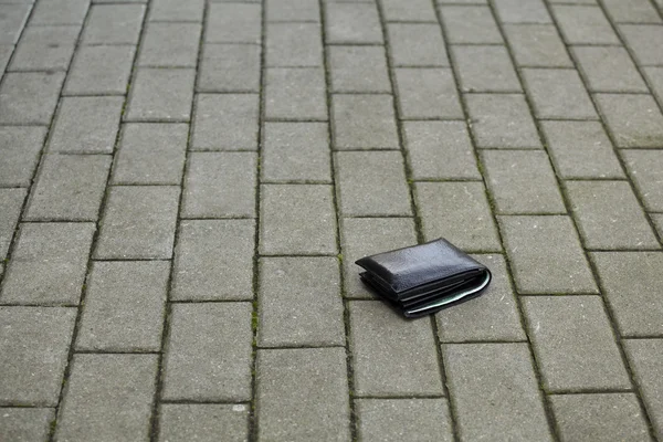 Stracił portfel czarny — Zdjęcie stockowe