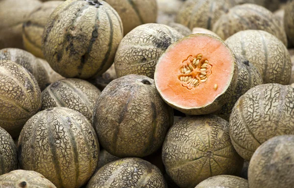 Fresh melons on market — Stock Photo, Image