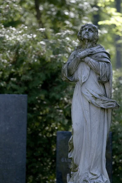 Скульптура кладовище — стокове фото
